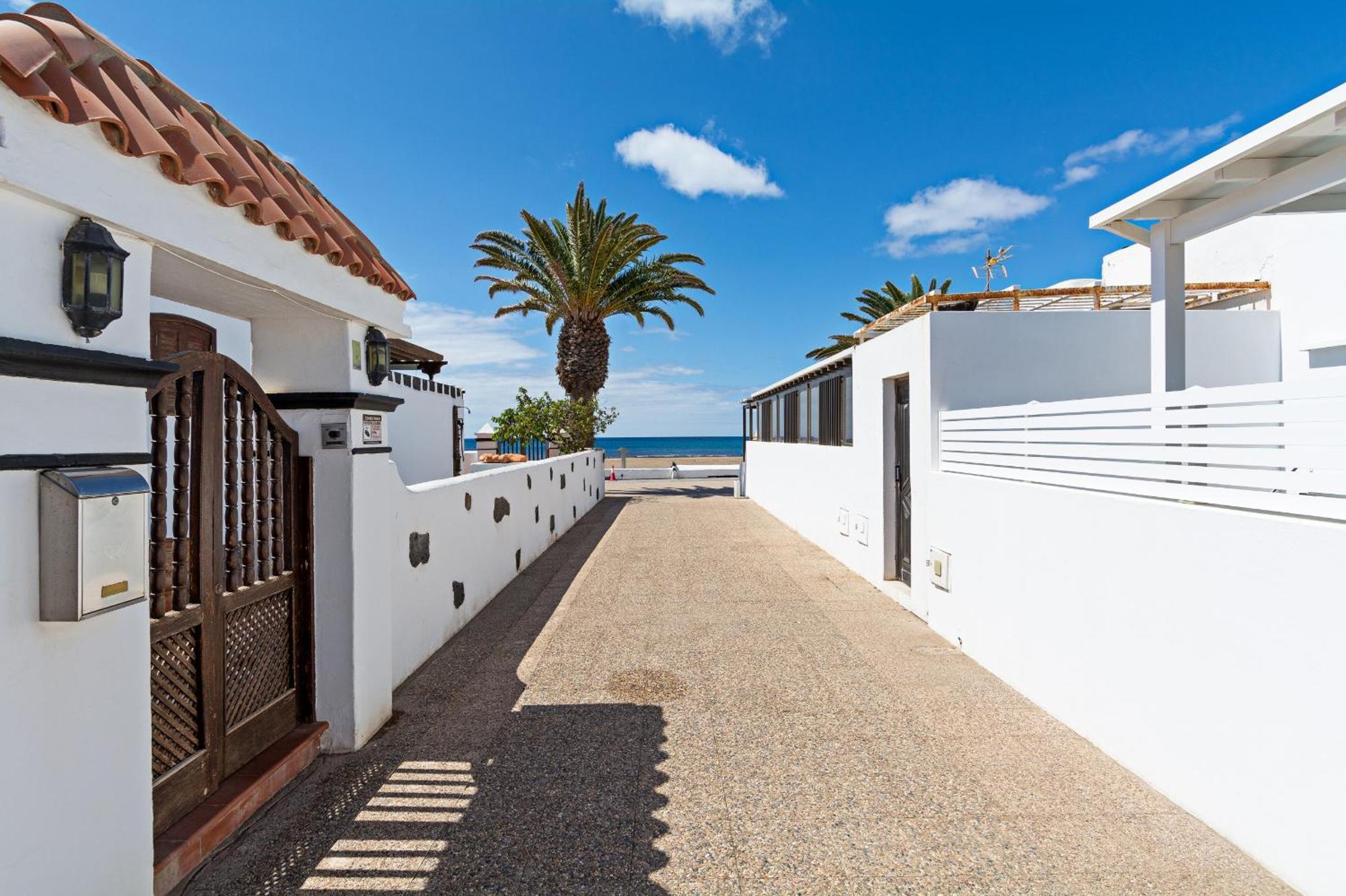 2Br Terrace Home - 10 Min Walk To The Beach Playa Honda  Exterior photo